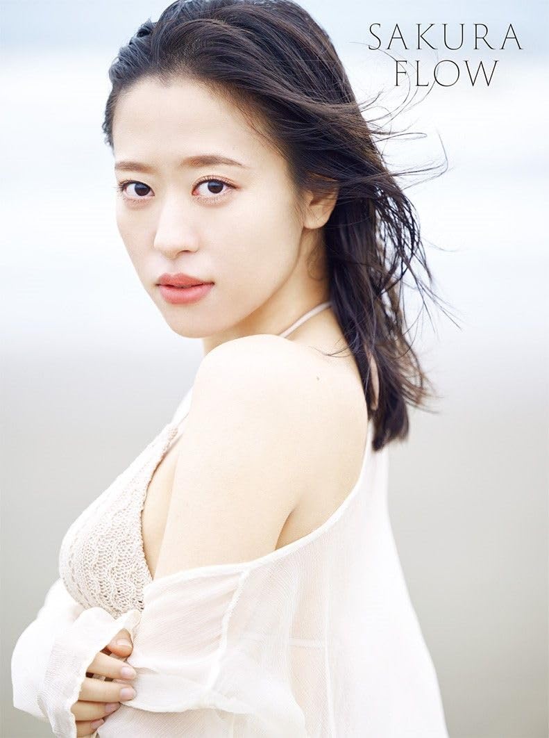Amazon.co.jp: モーニング娘。'24 小田さくら 写真集 『 SAKURA FLOW