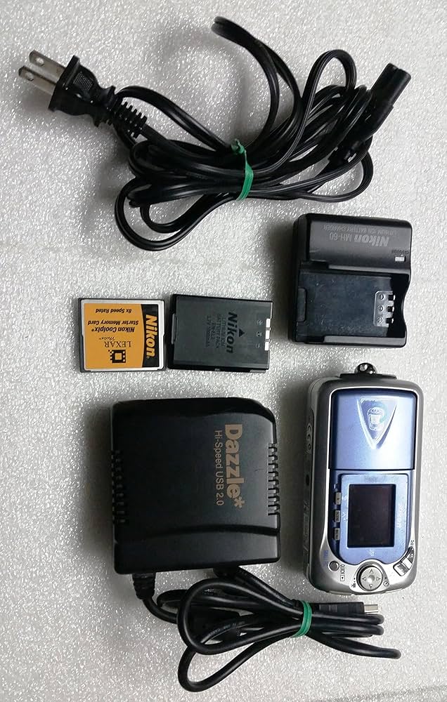 Amazon | Nikon Coolpix 2500 2MP デジタルカメラ 光学ズーム3倍