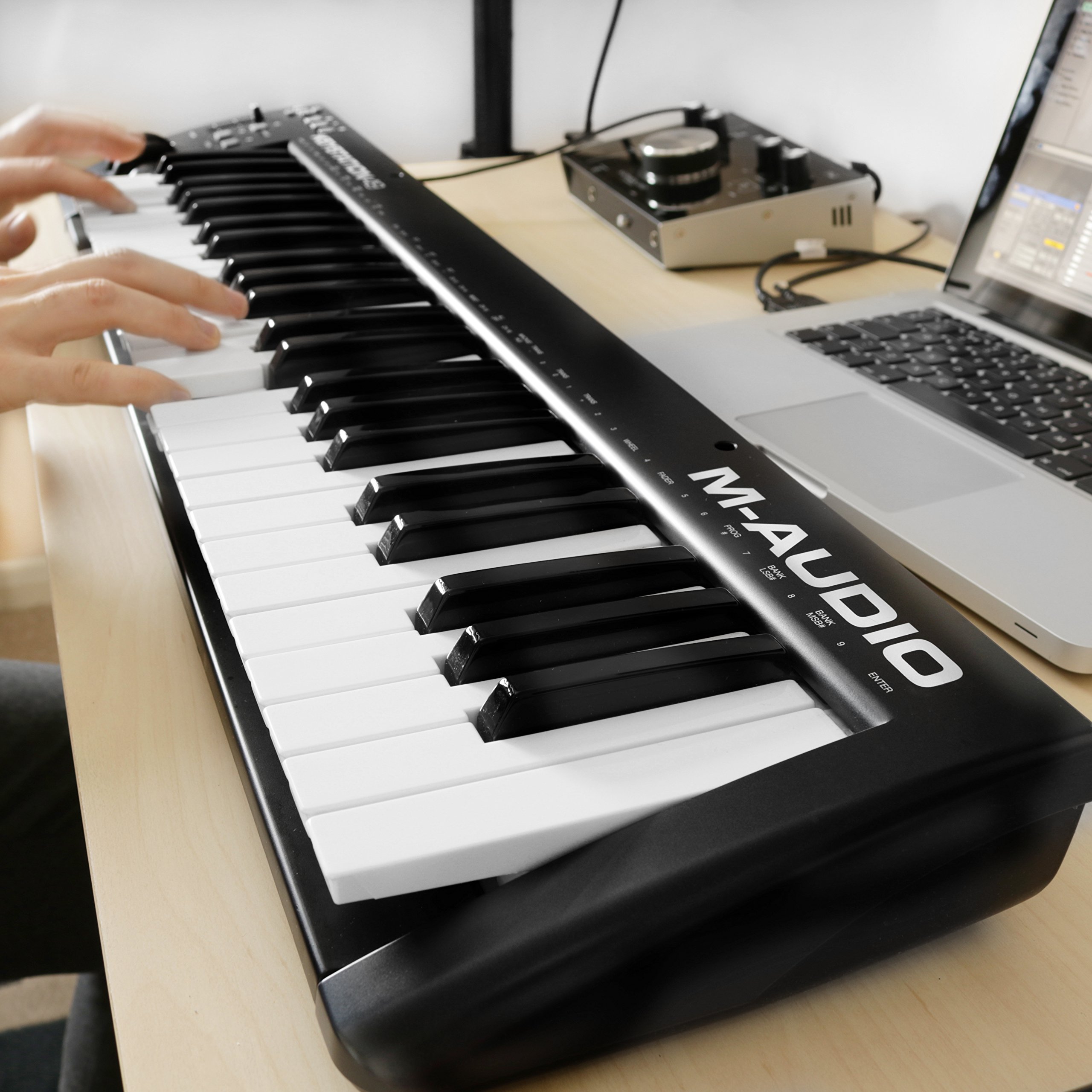 Amazon.co.jp: M-Audio USB MIDIキーボード 49鍵 ピアノ音源ソフト付属