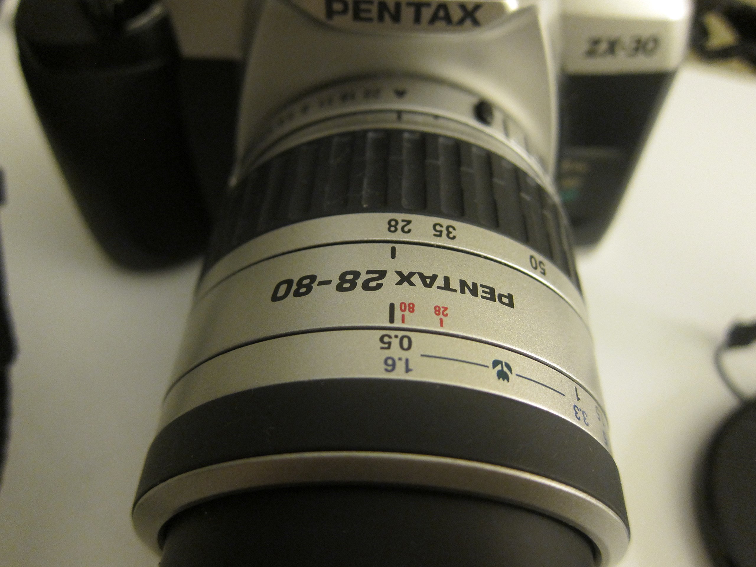 Amazon.com : Pentax ZX-30 Quartz Date 35mm SLR Camera Kit with 35