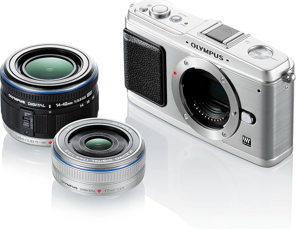 Amazon | OLYMPUS ミラーレス一眼 E-P1 ツインレンズキット シルバー E