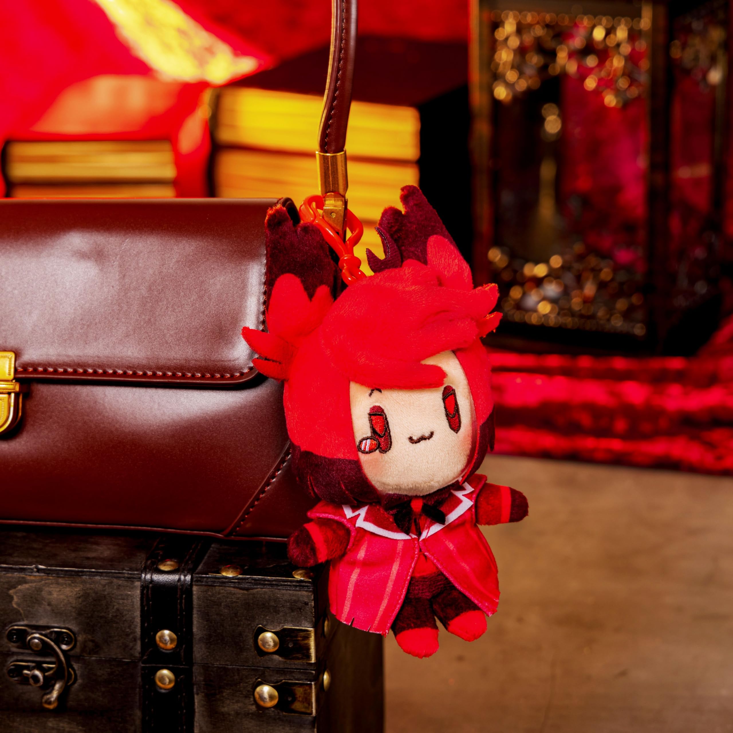 Amazon.co.jp: HAZBIN HOTEL おすわりマスコット（アラスター） : おもちゃ