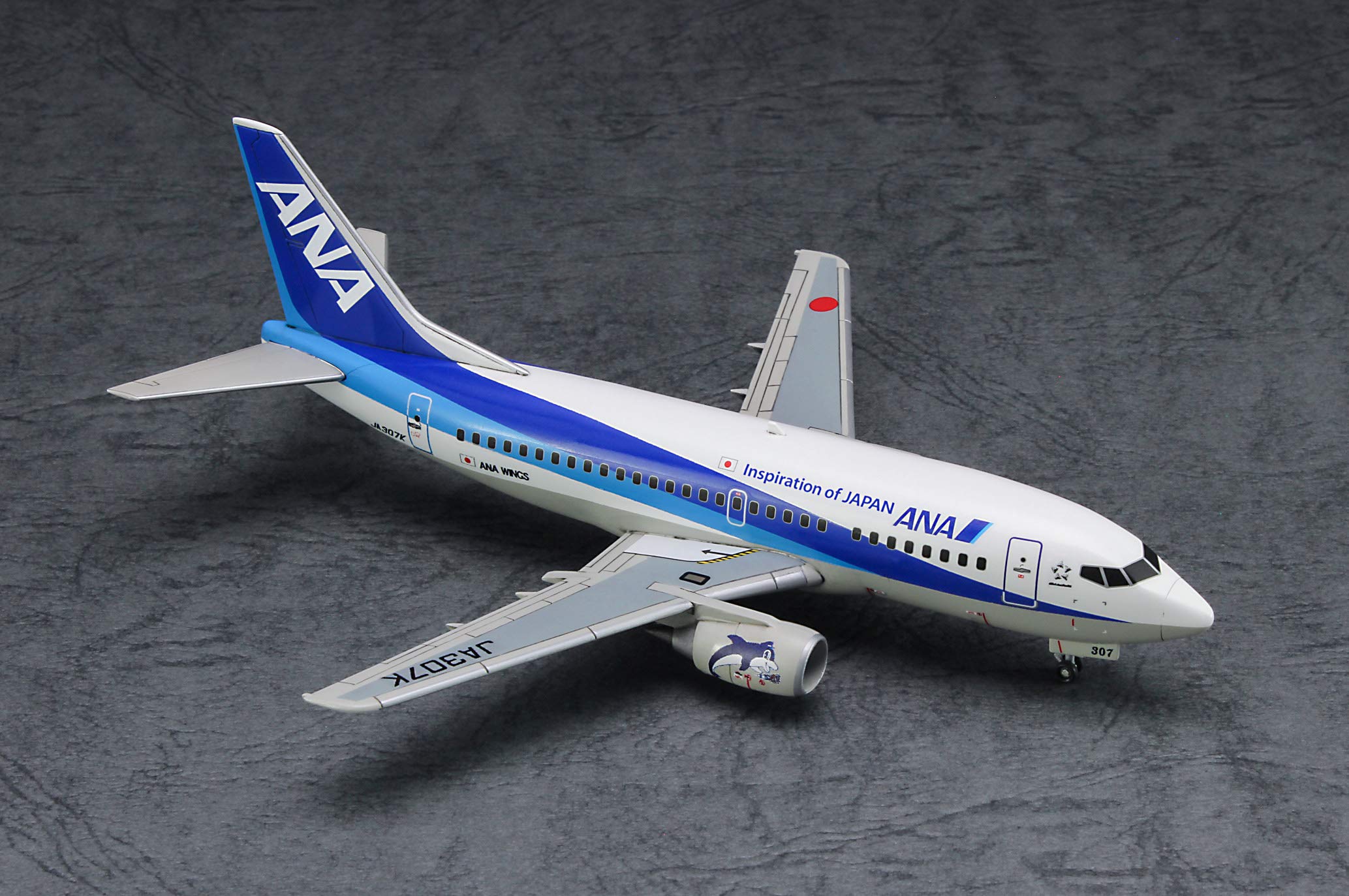 Amazon.com: Hasegawa 10839 1/200 ANA Boeing 737-500 Super Dolphin
