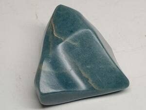 Amazon.co.jp: 青翡翠 67g 翡翠 原石 ヒスイ 鉱物 鑑賞石 糸魚川 水石