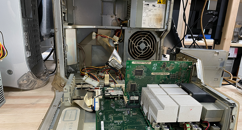 起動音は鳴るが起動しない】PowerMacG4の電源ユニット修理 | Mac修理