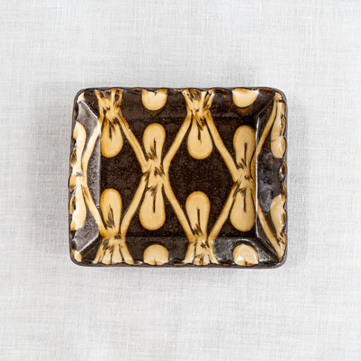 スリップウェア角プレート豆(リボン文様) 伊藤丈浩 | すべての商品