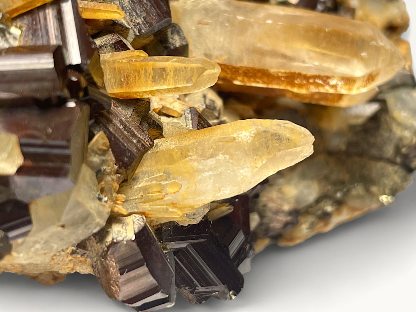 新産地レア! インドネシア産 パイライト/水晶クラスター