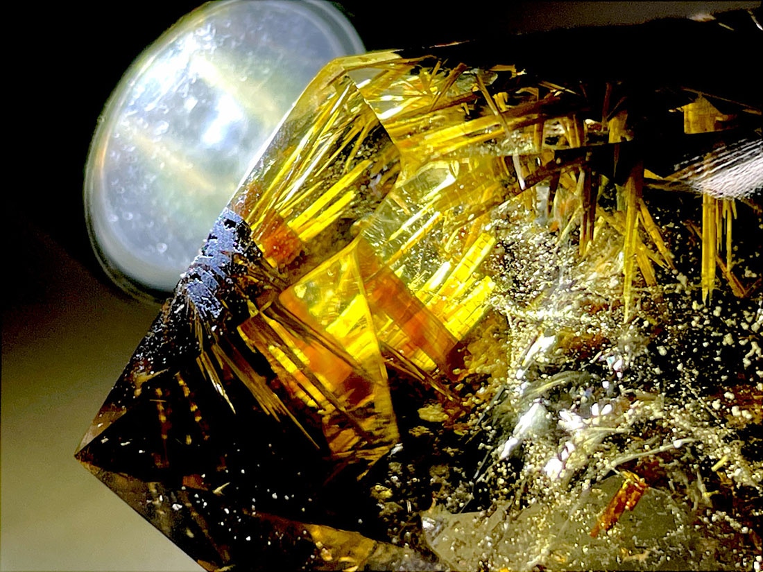 ブラジル産 スモーキールチルクォーツ ラフポリッシュ / Rutilated Quartz