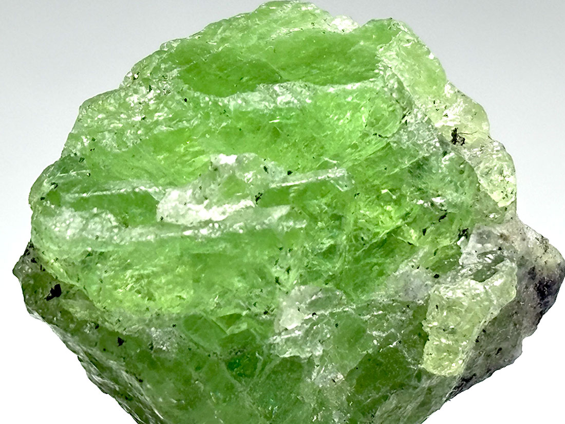 タンザニア産 ツァボライト ( グリーンガーネット )