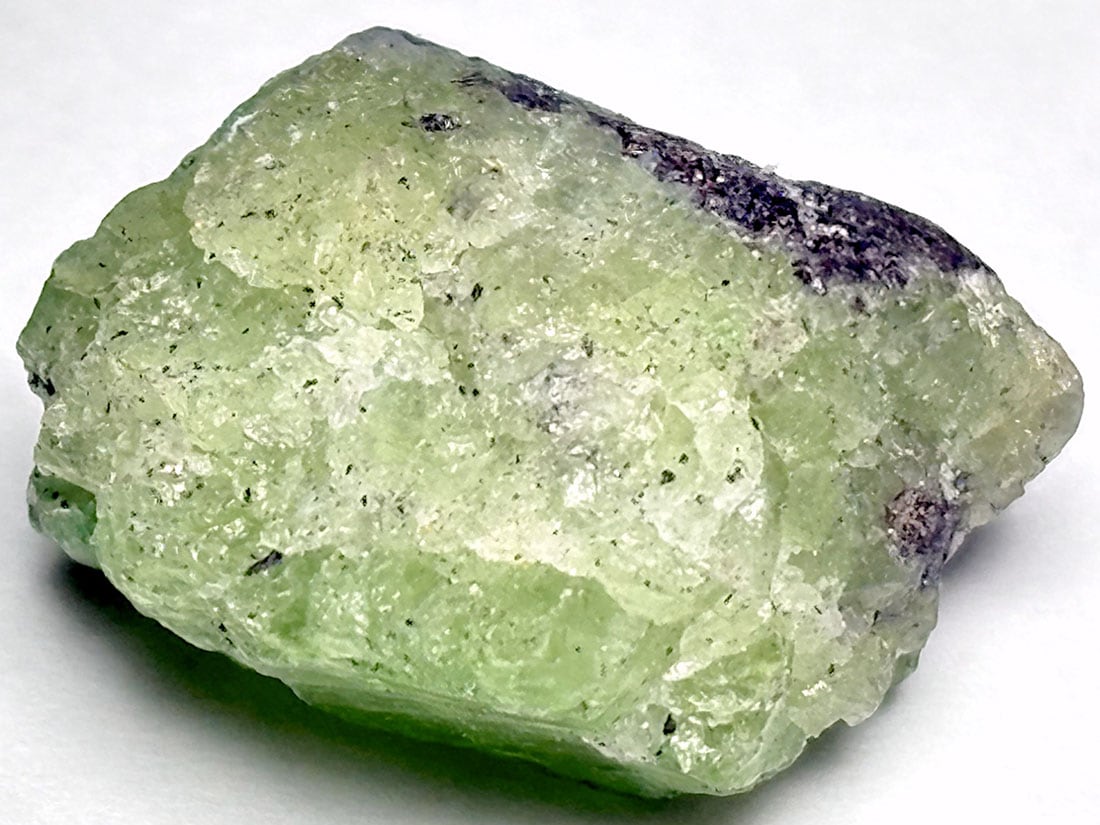 タンザニア産 ツァボライト ( グリーンガーネット )