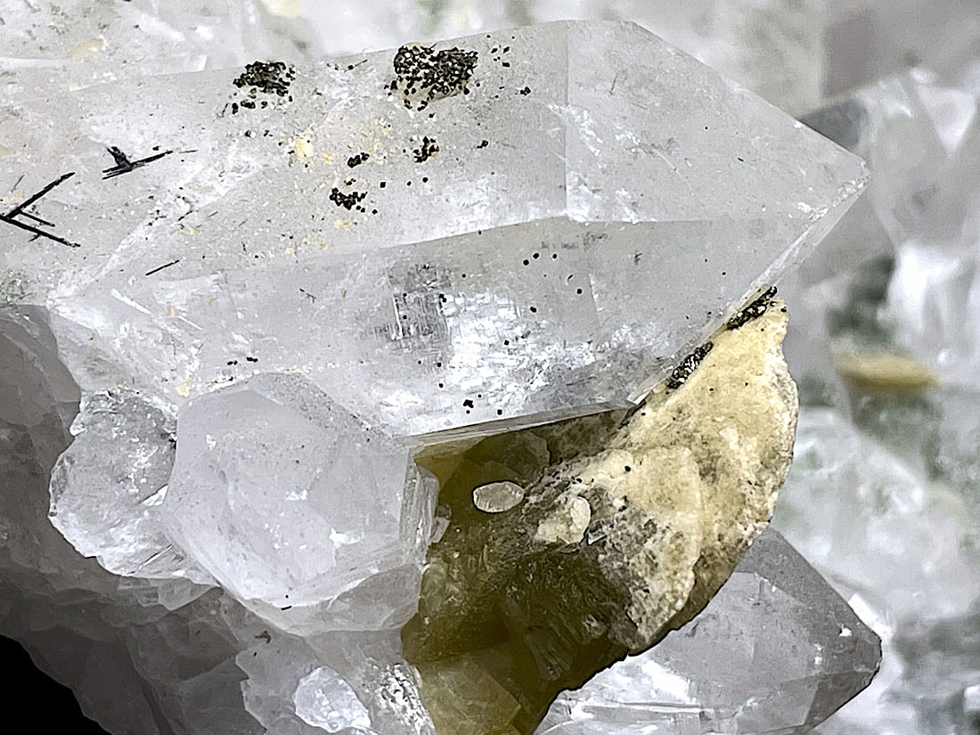 スイス産クォーツ&パイライト(水晶&黄鉄鉱)/Quartz&Pyrite