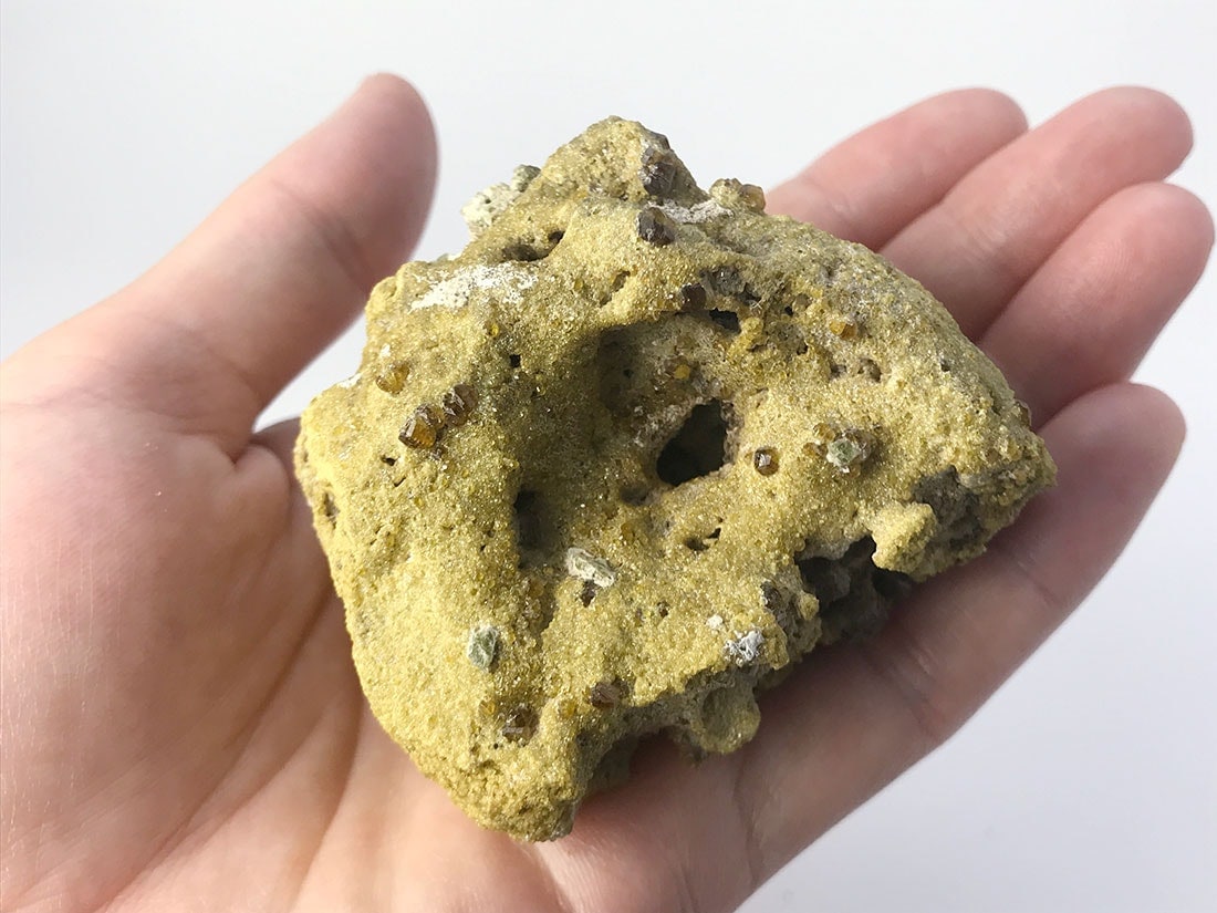 埼玉県秩父鉱山産 灰礬柘榴石(グロッシュラーガーネット)