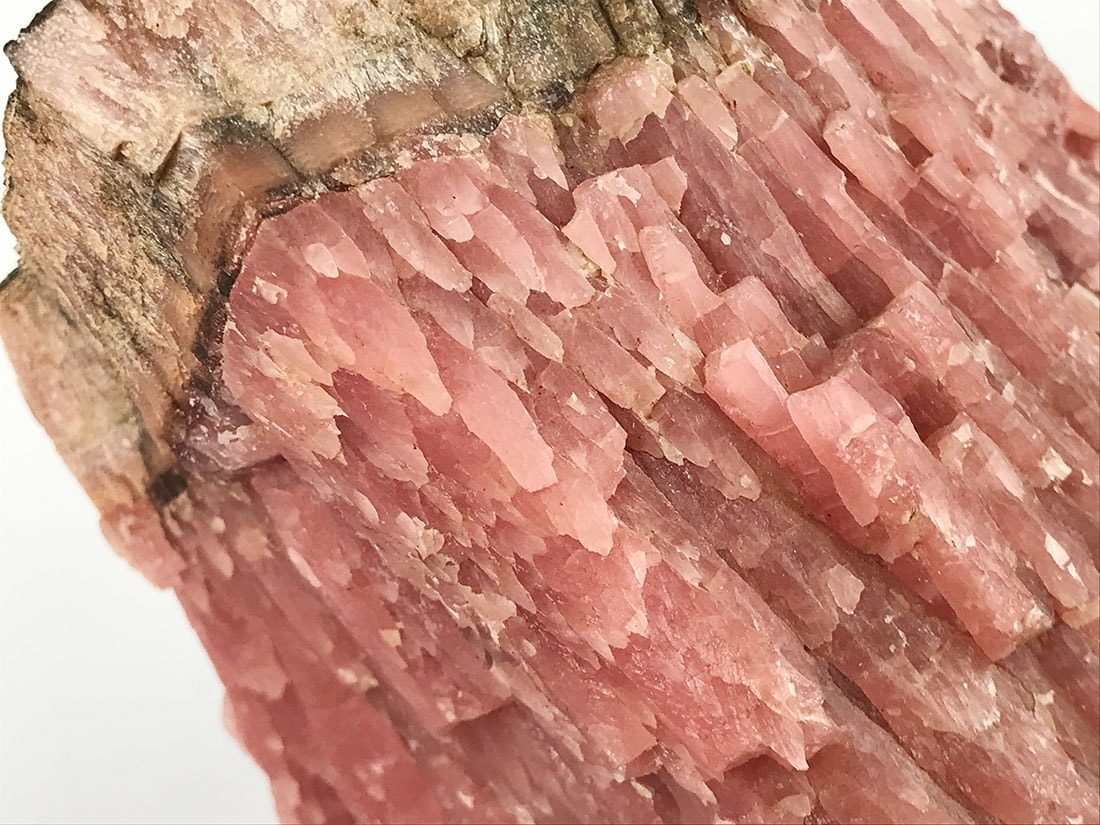 北海道古平郡稲倉石鉱山産 菱マンガン鉱