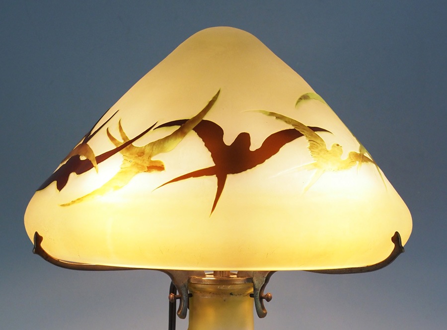 エミール・ガレ 「ツバメと湖水風景文ランプ」 | | アトリエ・ブランカ