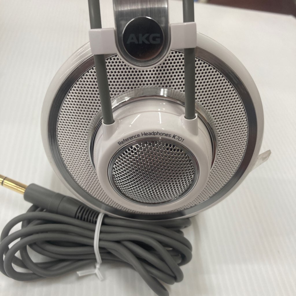 中古 AKG K701 開放型ヘッドホン ホワイト系 箱付き