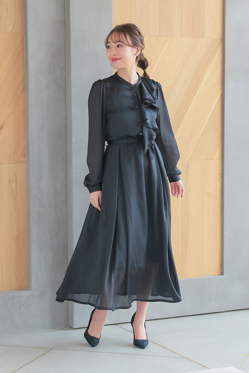 ヨーリューサテンロングワンピース ブラック/M｜結婚式のパーティー