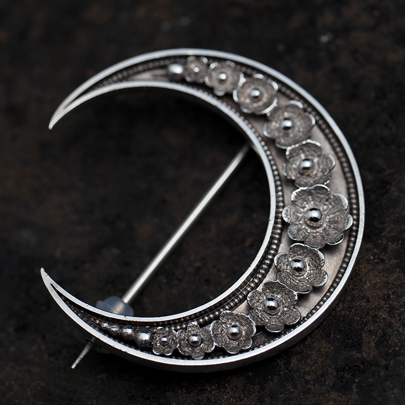 シルバー フラワークレセント ブローチ