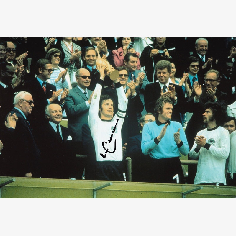 ベッケンバウアー直筆サイン入り西ドイツ代表1974フォト | THE DUGOUT