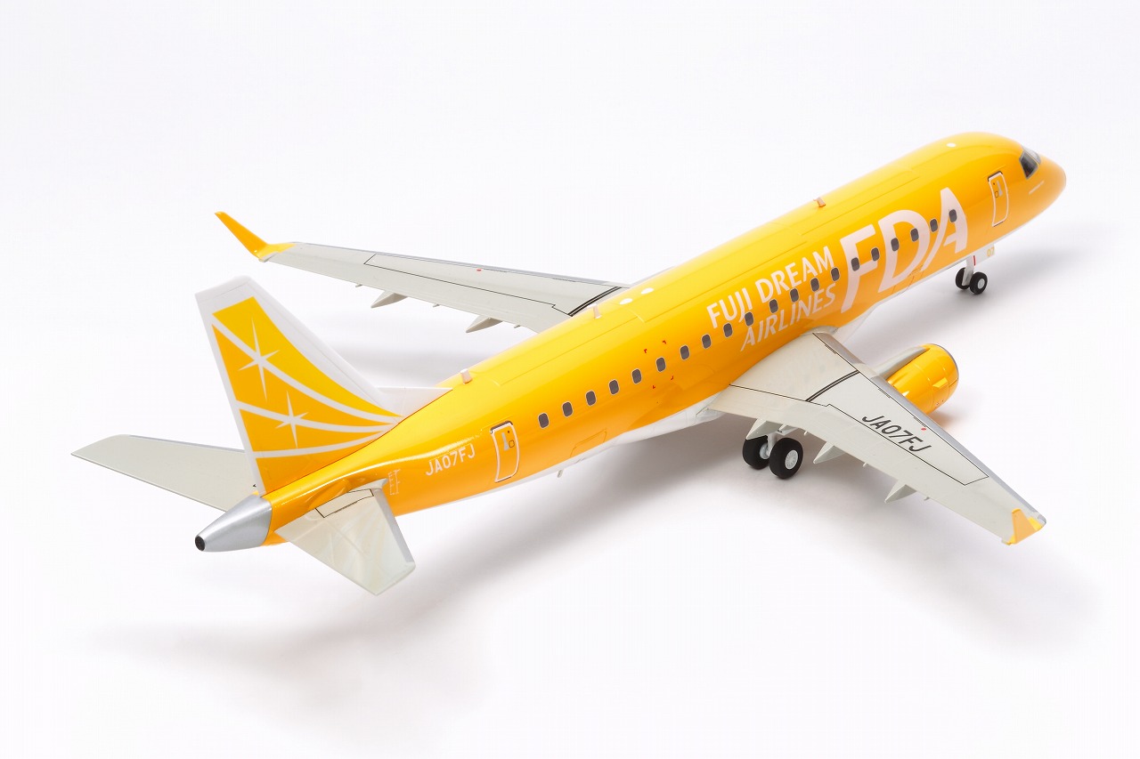 タミヤ製 組み立てキット 1/100 エンブラエル175｜FDAショップ