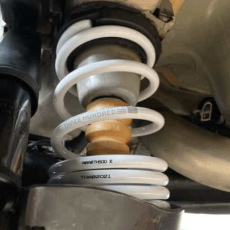 THREEHUNDRED ABARTH ロワリングスプリング ハーフダウン｜ラテン車の