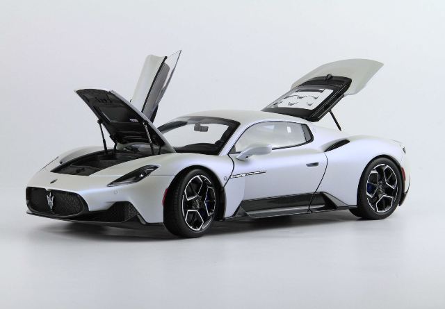 予約 HE180051ABF BBR 1/18 マセラティ MC20 オーダス ホワイト, Boost