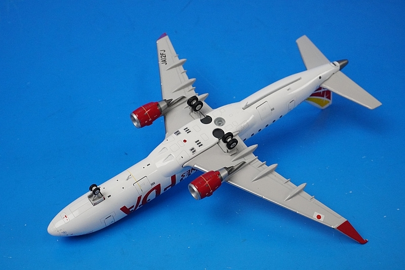 1/200 エンブラエル175 FDA 12号機 ホワイト JA12FJ ［EW2175001］ JC