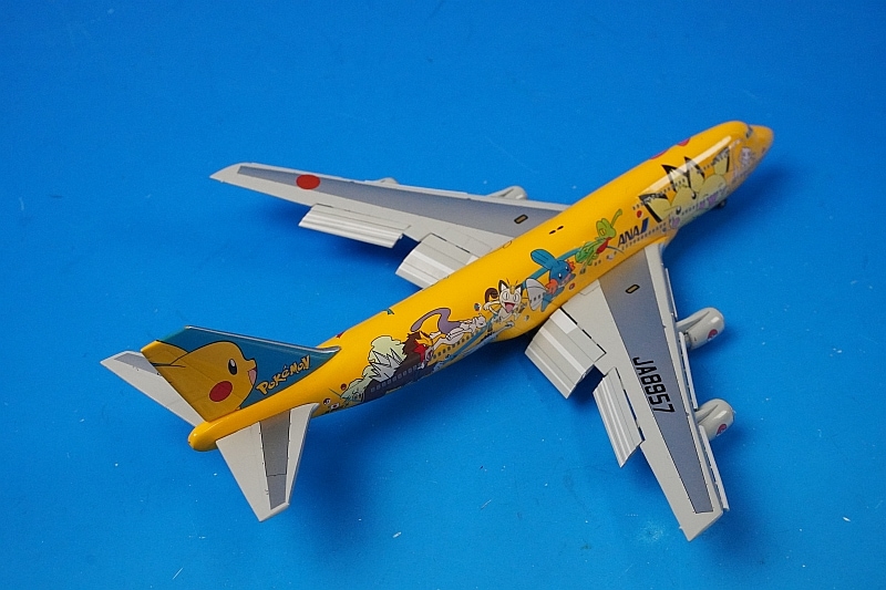 1/400 B747-400 ANA ポケモン ピカチュウジャンボ フラップダウン
