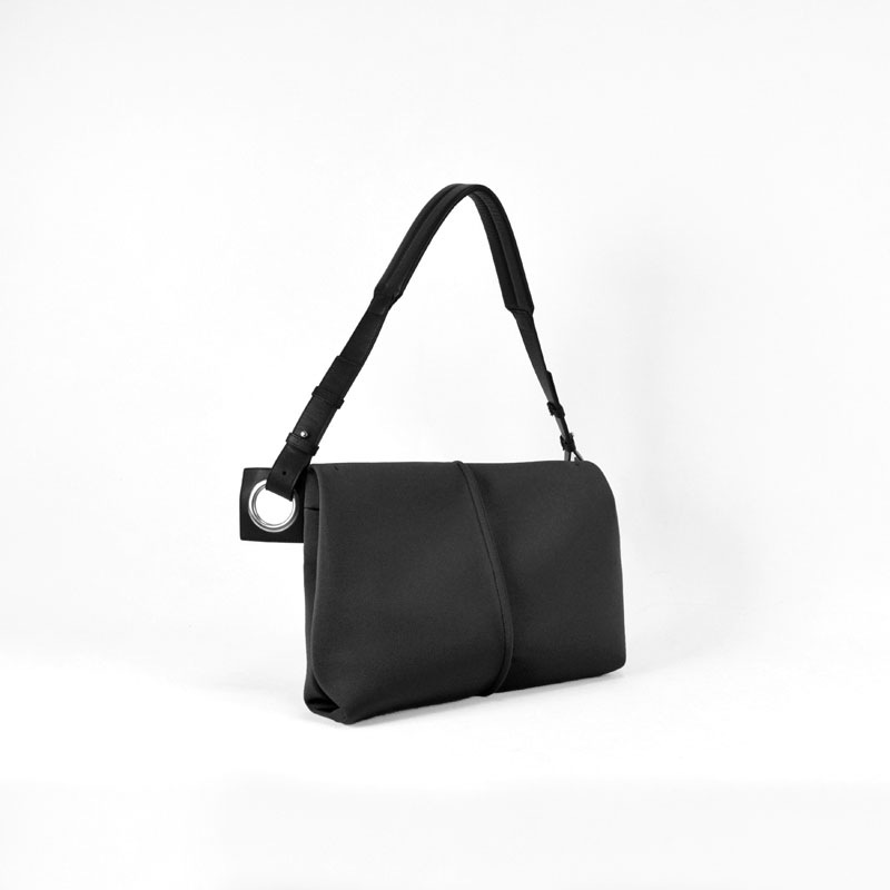 wet】hatomeボディバッグLサイズ | ボディバッグ