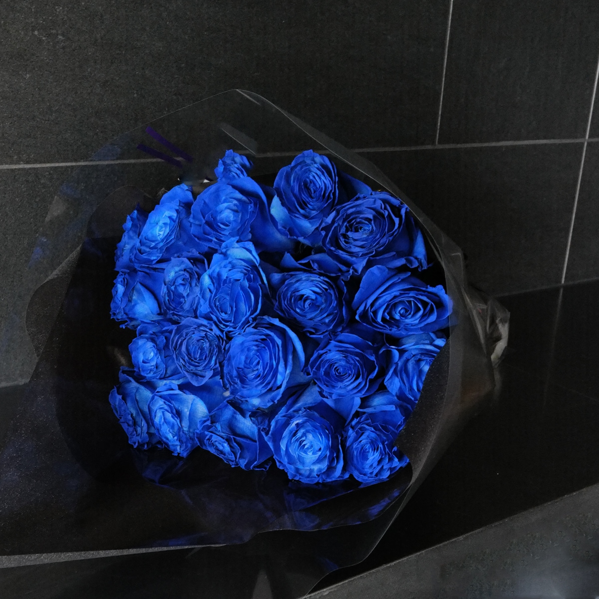 青いバラ 20本の花束 | 色から探す,青,青いバラ,生花,花束 | ROSESHOP