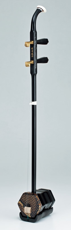 調弦のしやすい金属軸糸巻き採用の黒檀二胡 ER-900M