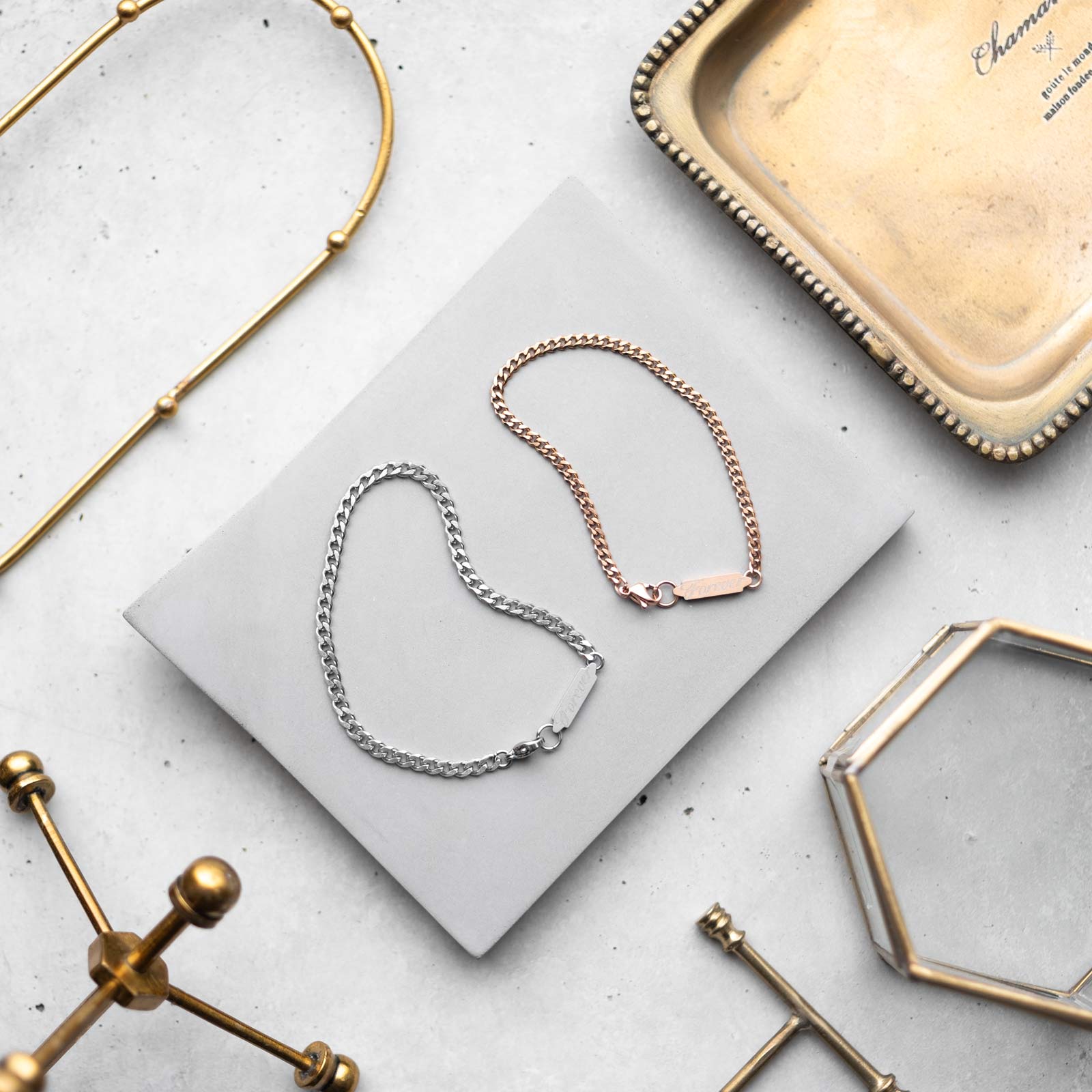 カットが入った喜平チェーンのペアブレスレット/アンクレット