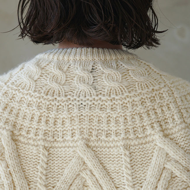 bn-22fm-057） / BATONER(バトナー) / SPREAD ARAN CREW NECK CARDIGAN