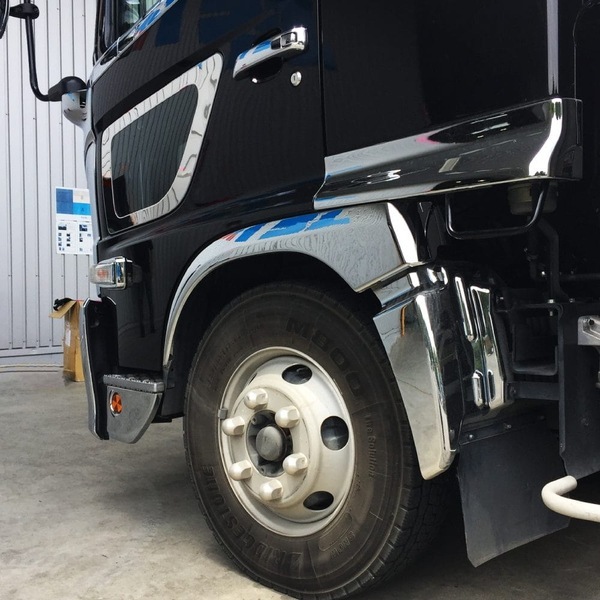 フロントフェンダー 日野 '17レンジャー 左右セット 573381 | トラック