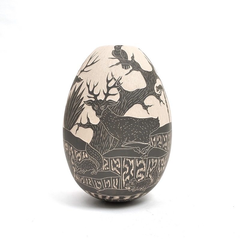 マタ・オルティス陶器 by Angel Guerrero Trillo アニマル 卵型 壺