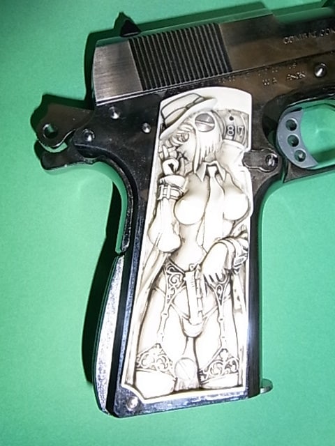 各社M1911用美女グリップ ・白色 象牙色 ガバメントぐり子さん