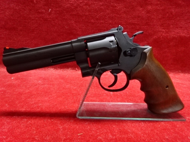 マルシン・S&W M629クラシック.44マグナム HW ブラック 木製グリップ