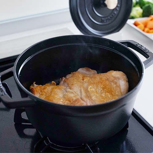 ストウブ staub ピコ ココット ラウンド 22cm 黒 40509-305の通販