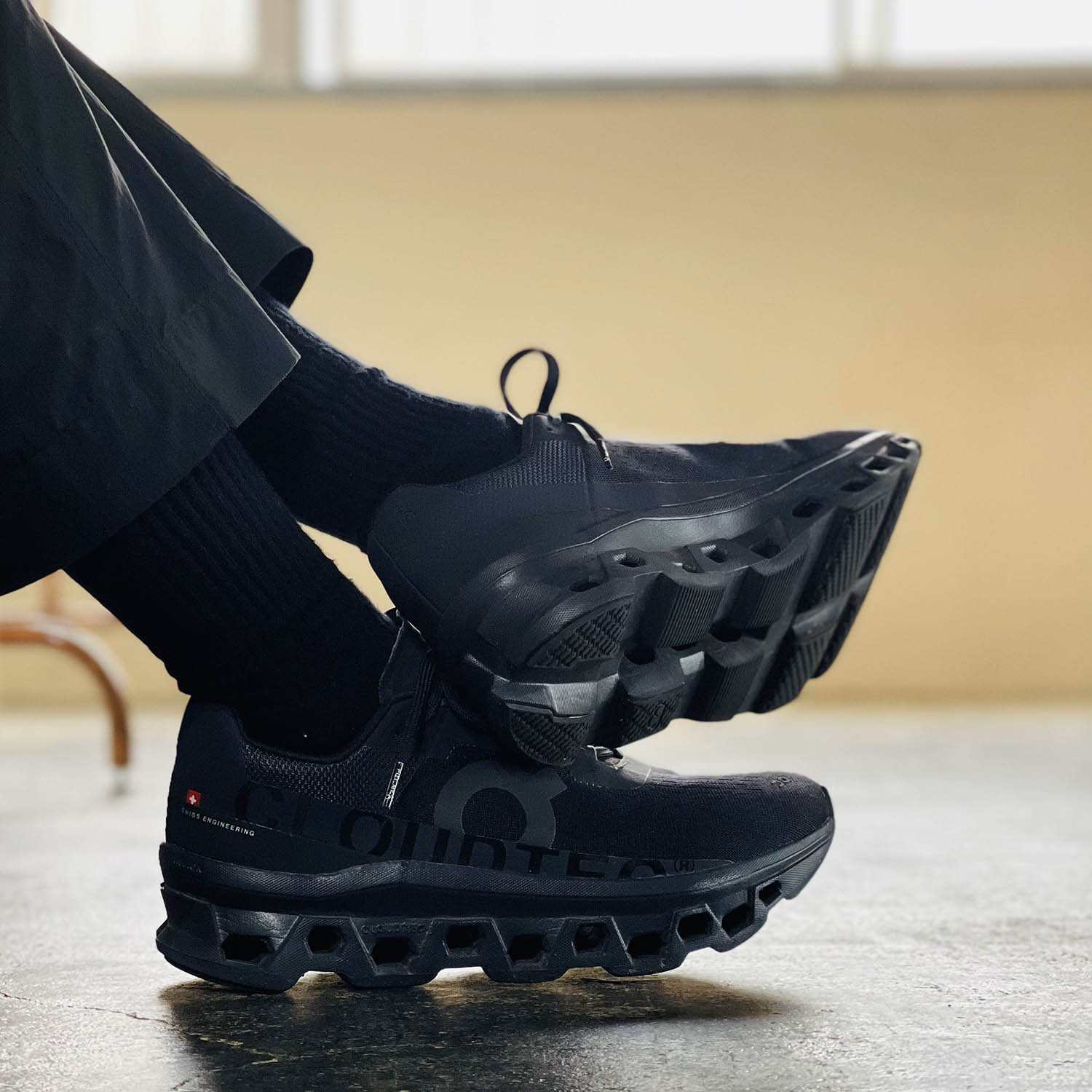 On オン Cloudmonster クラウドモンスター All Black オールブラック