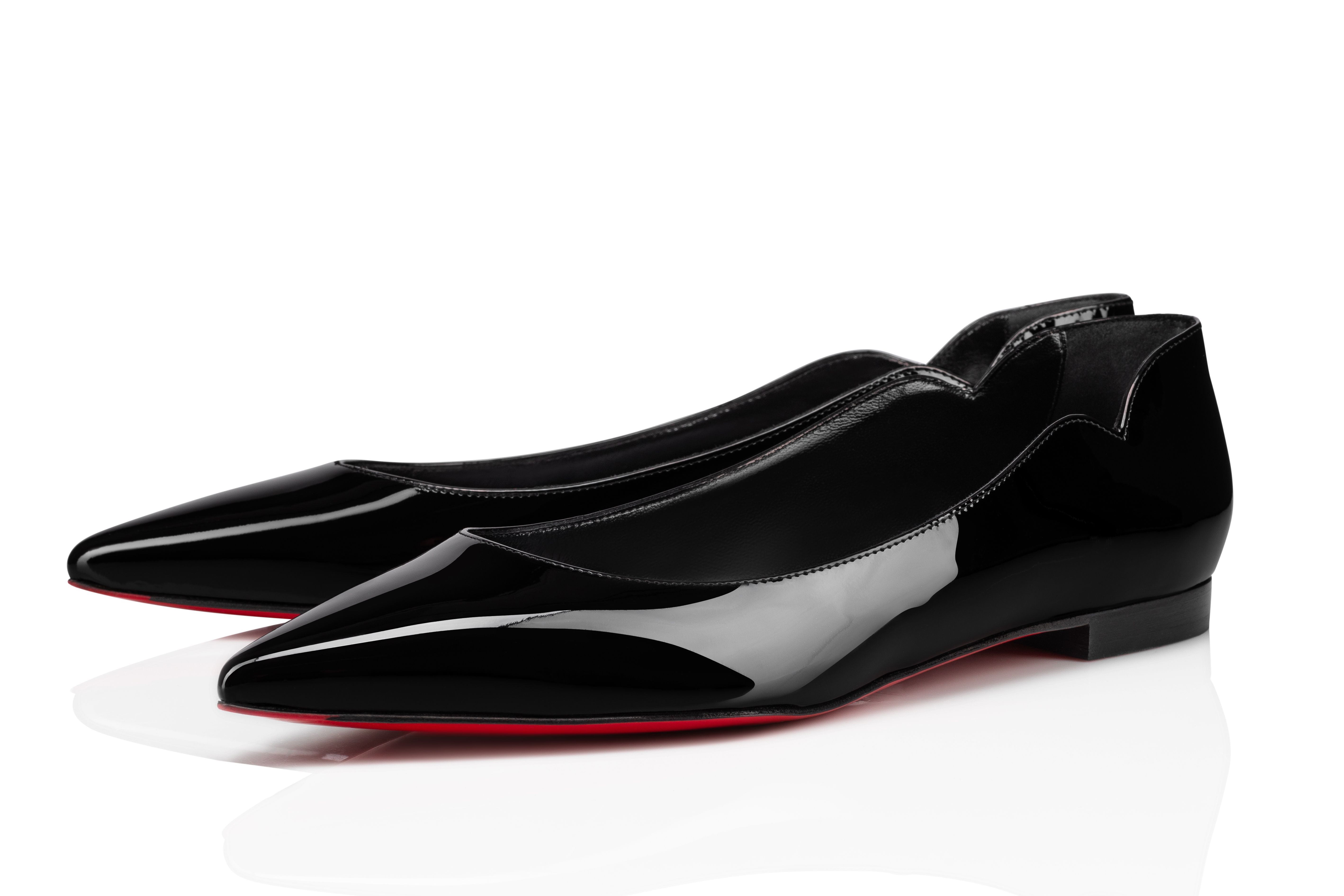 1.5cmヒールでも美脚に見える、クリスチャン ルブタンの優秀フラット