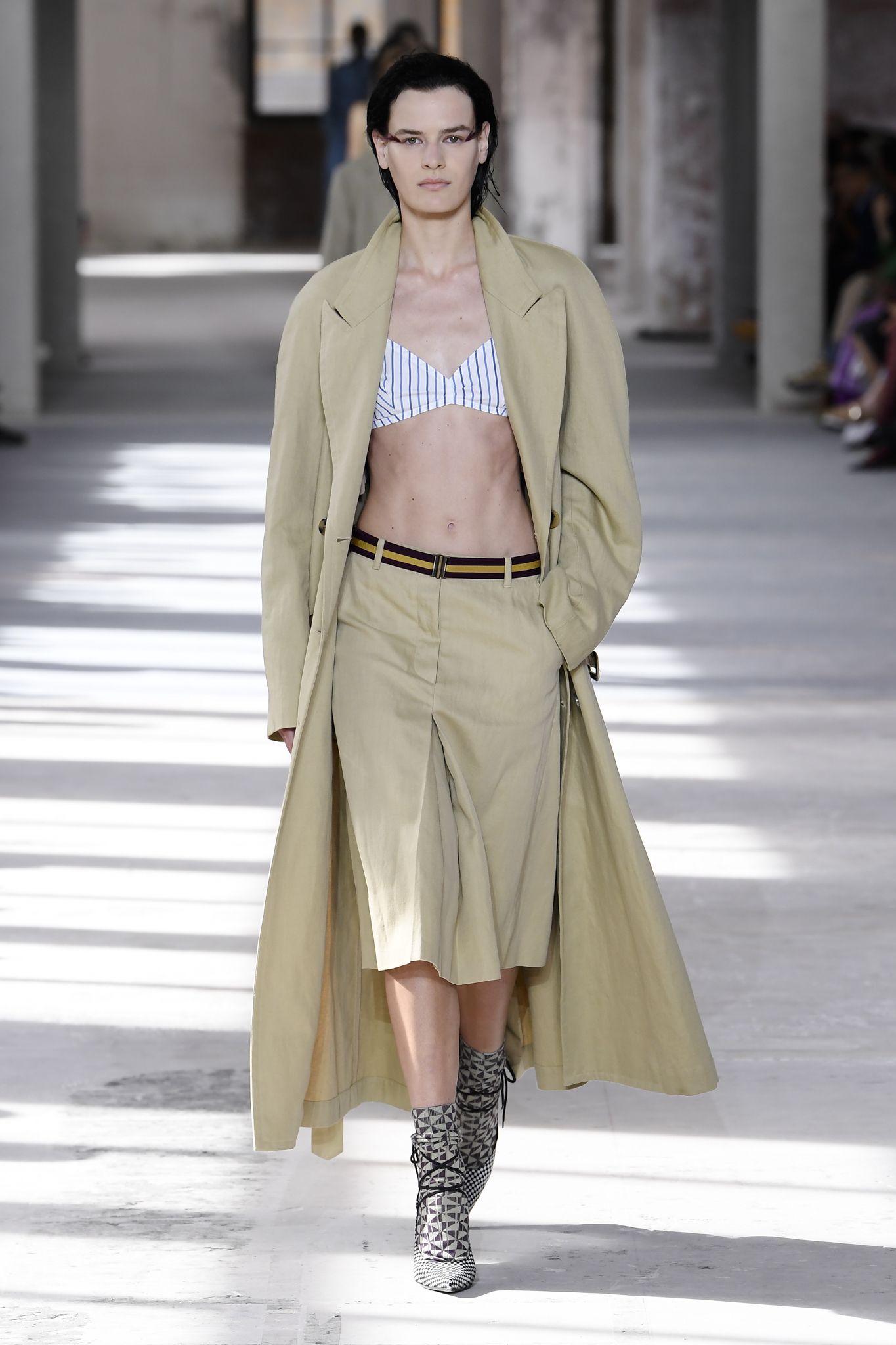 ルック】「ドリス ヴァン ノッテン」2024年春夏コレクション - WWDJAPAN