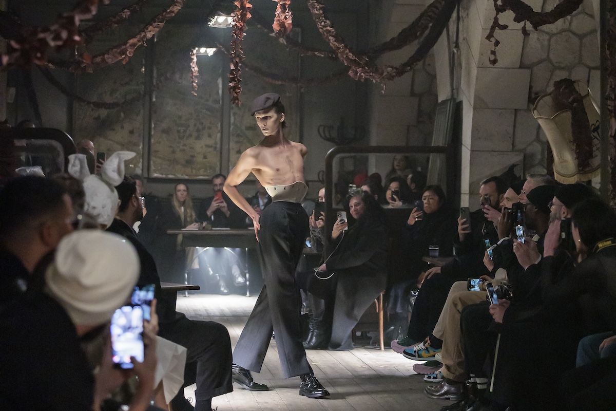 ガリアーノ節炸裂！「メゾン マルジェラ」“アーティザナル”の脳裏に