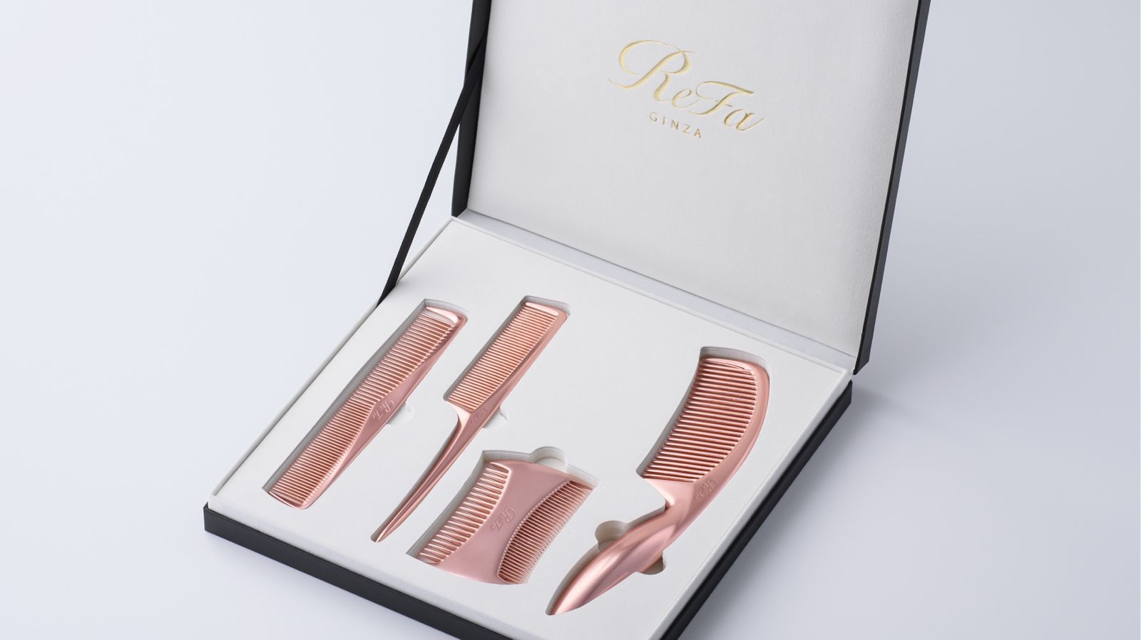 リファ」がコーム4点セットを銀座店で限定発売 髪も心も艶やかに整える