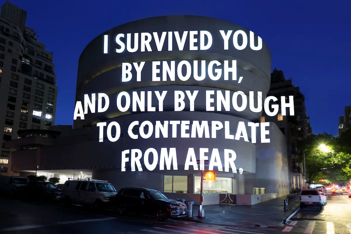 ことば」とアートについての考察──ジェニー・ホルツァーの最新展示に