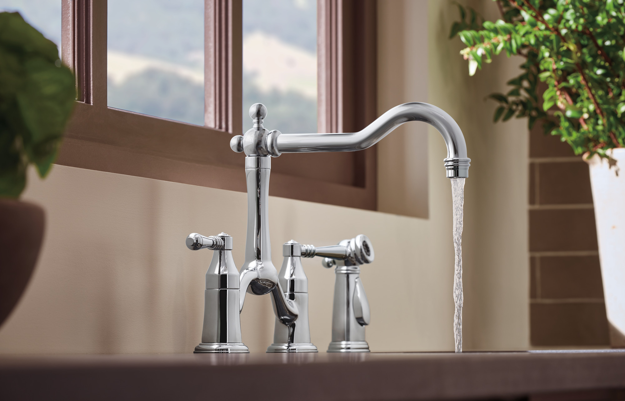 Tresa® | Bridge Faucet with Side Sprayer