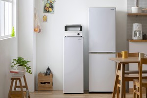 アイリスオーヤマ スリム冷凍庫 80L ホワイト【梱包サイズ190〜220