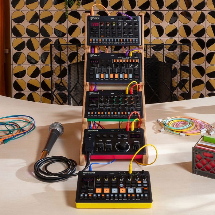 Roland P-6 Creative Sampler serie Aira Compact