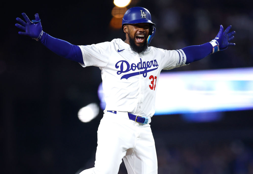Los Angeles Dodgers news: Teoscar Hernández helps Dodgers rally