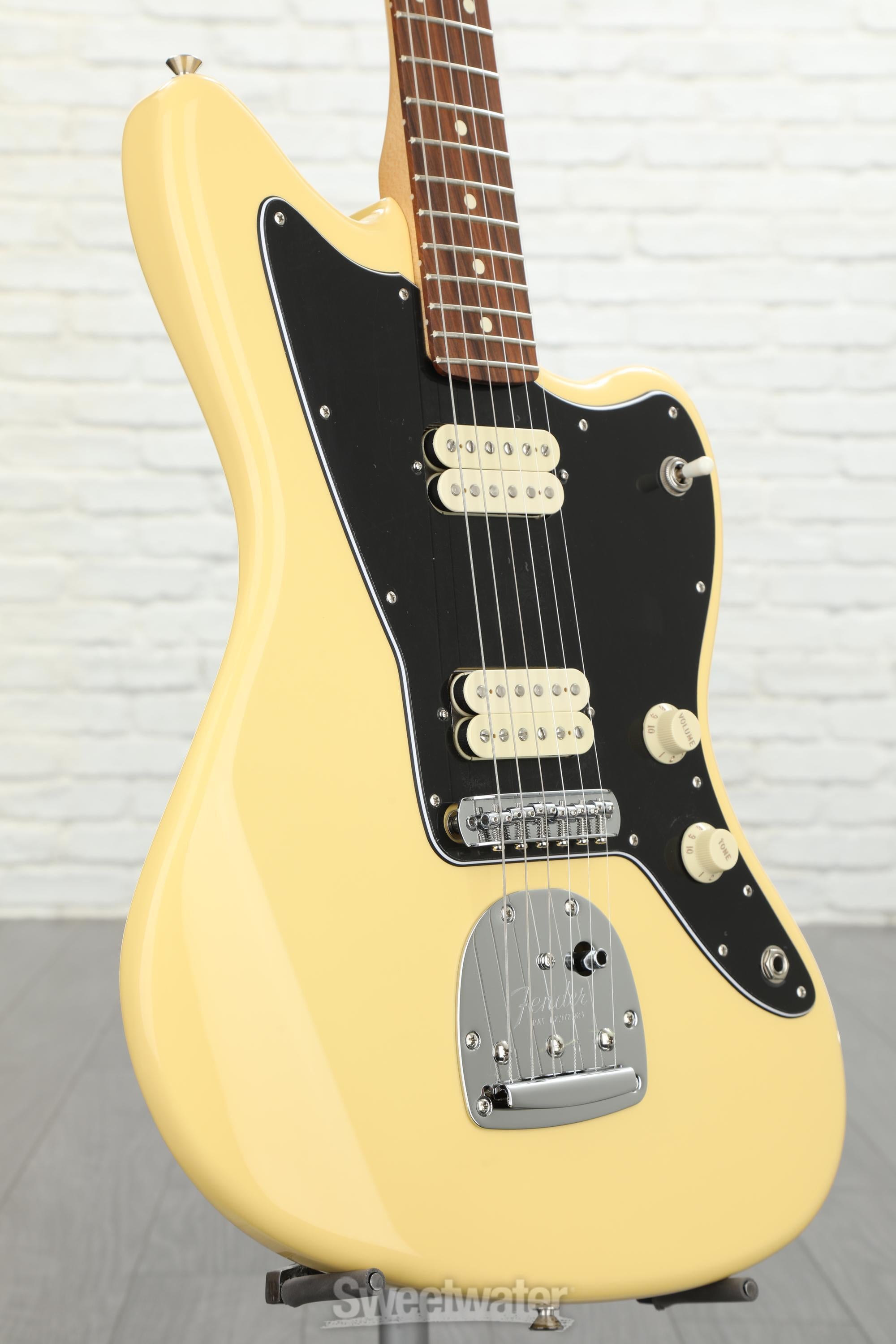Fender Player Jazzmaster - Buttercream with Pau Ferro Fingerboard