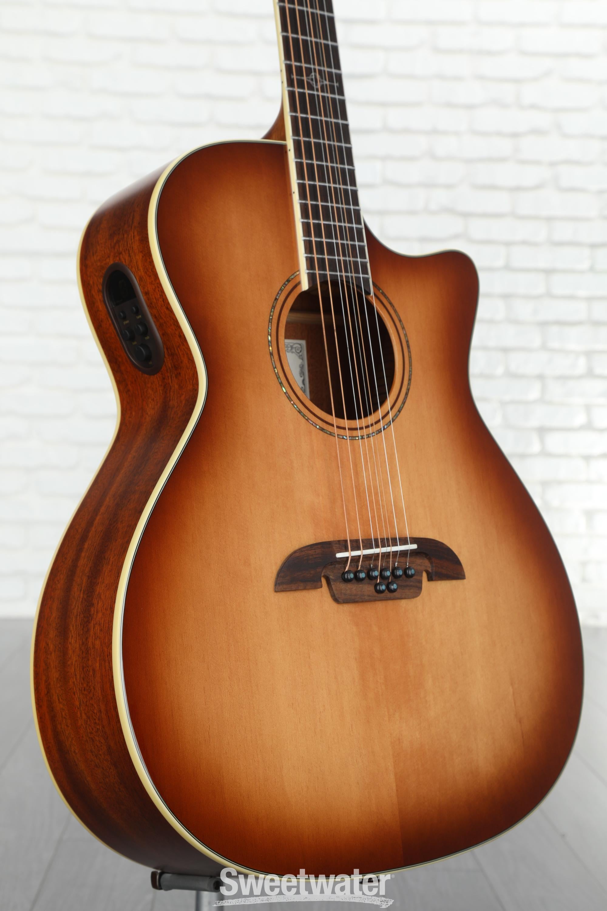 Alvarez AG60CE Artist Series 8-string Acoustic-electric Guitar