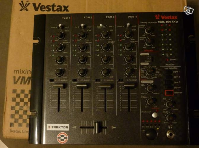 VMC-004FXu Black - Vestax VMC-004FXu Black - Audiofanzine